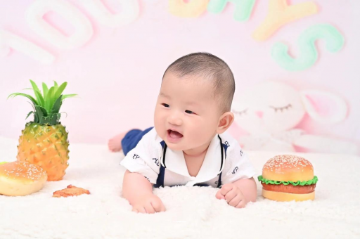 昆明宝宝老是溢奶